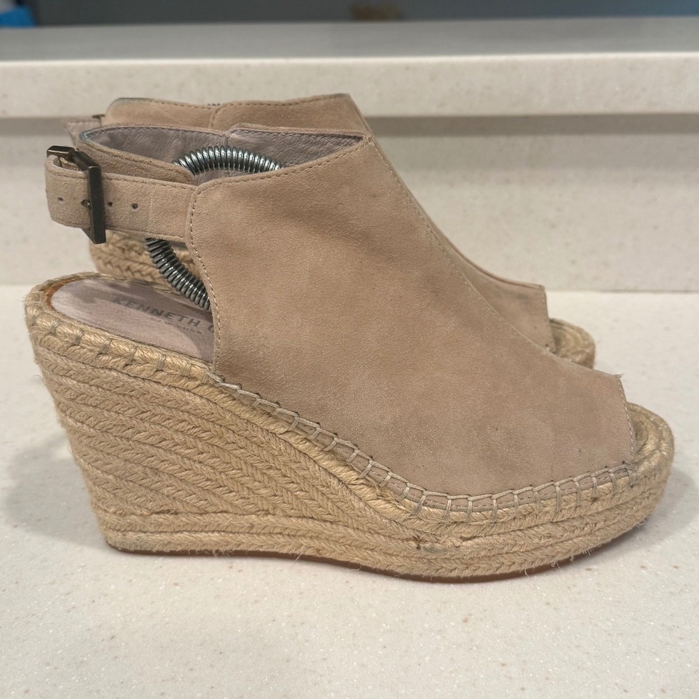 Kenneth Cole New York Opel Suede Espadrille Wedge Sandals Taupe Womens 10M